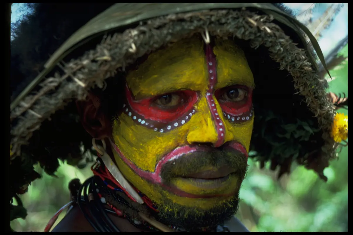 Png huli wigman dotted pattern