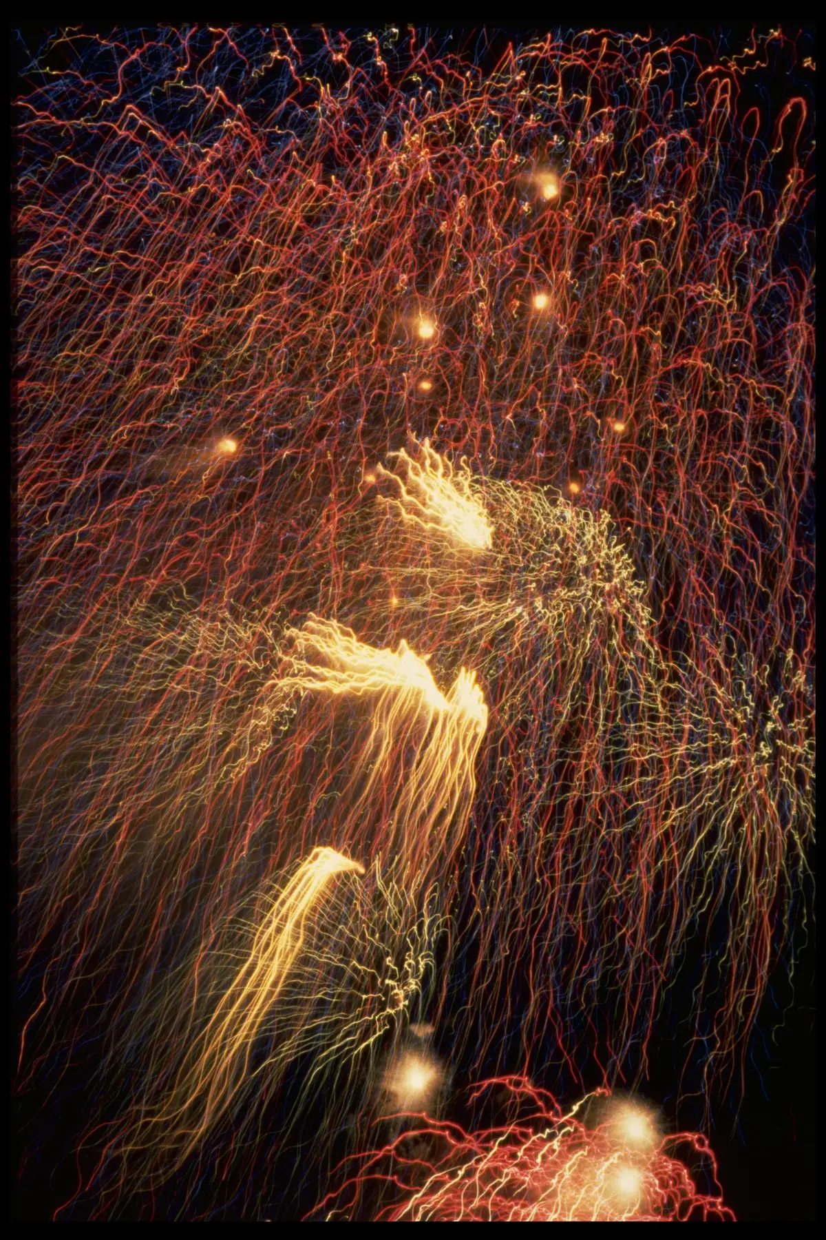 Fireworks red gold streamers